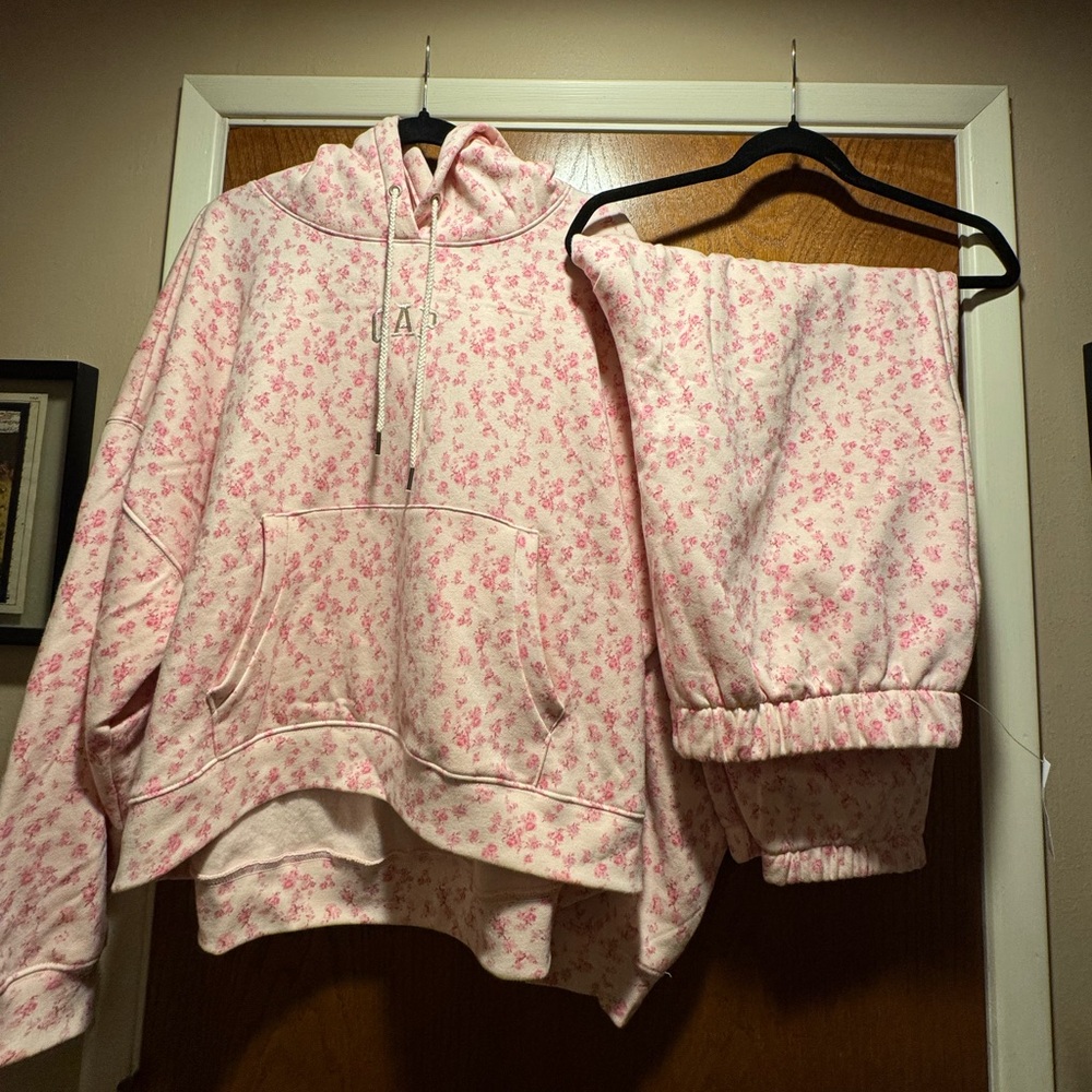 GAP LoveShackFancy sweat set